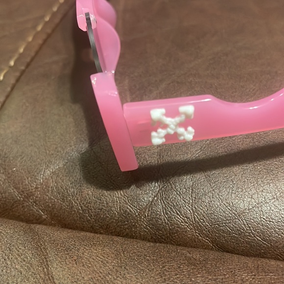 COPY - Off-white cady cut sunglasses Pink!!! - Picture 3 of 4